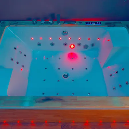 Urban Deluxe Calea Victoriei 100 Sauna And Jacuzzi Apartment Bucharest